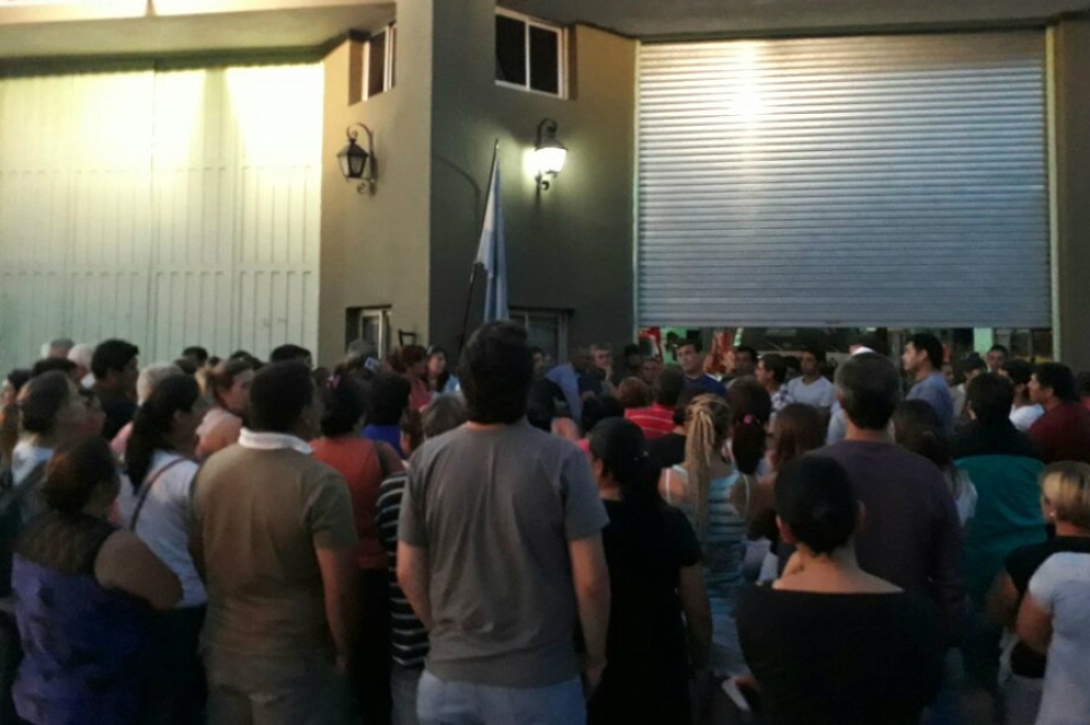 Tras las declaraciones de Aristegui hubo una reuni&oacute;n que participaron unas 200 personas.