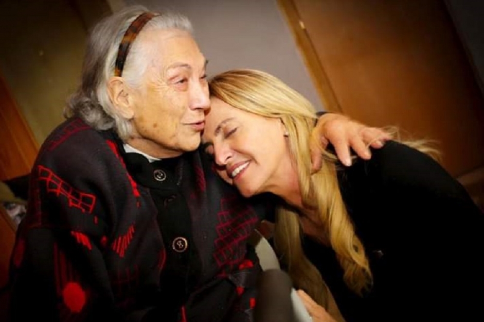 Fassi en los brazos de "Pirula" Ramos.