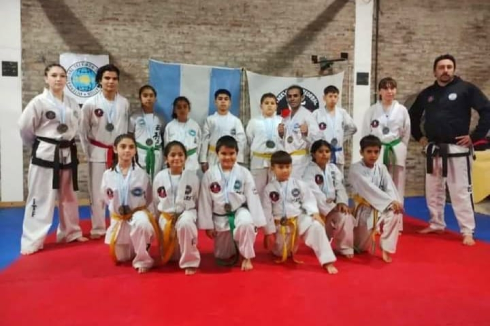 La Escuela que consigui&oacute; 18  preseas