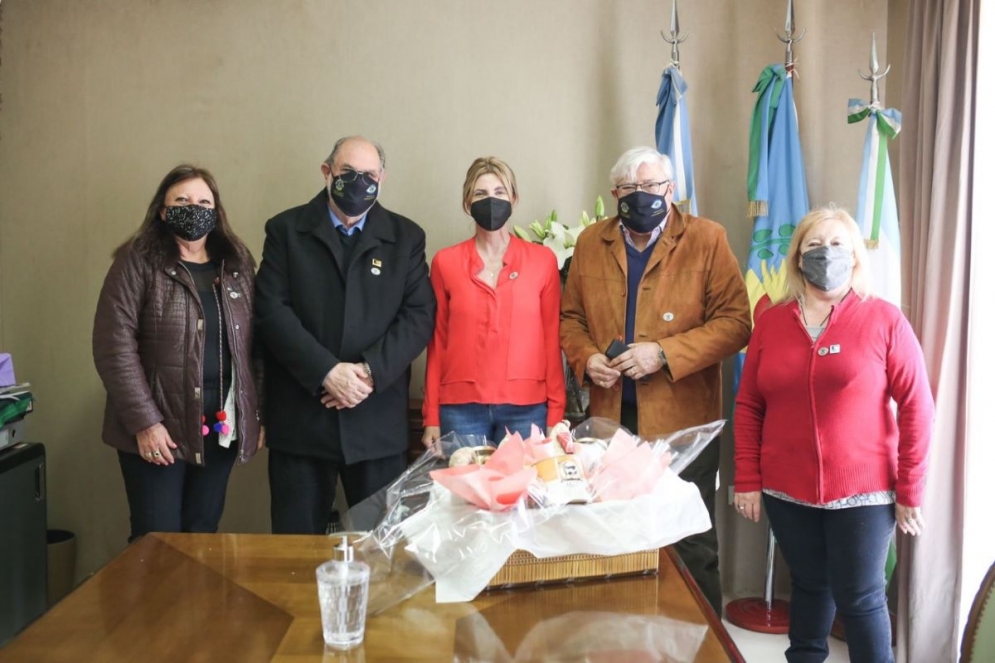 Proyectan montar una sala de cirug&iacute;as de cataratas en el Hospital Marzetti