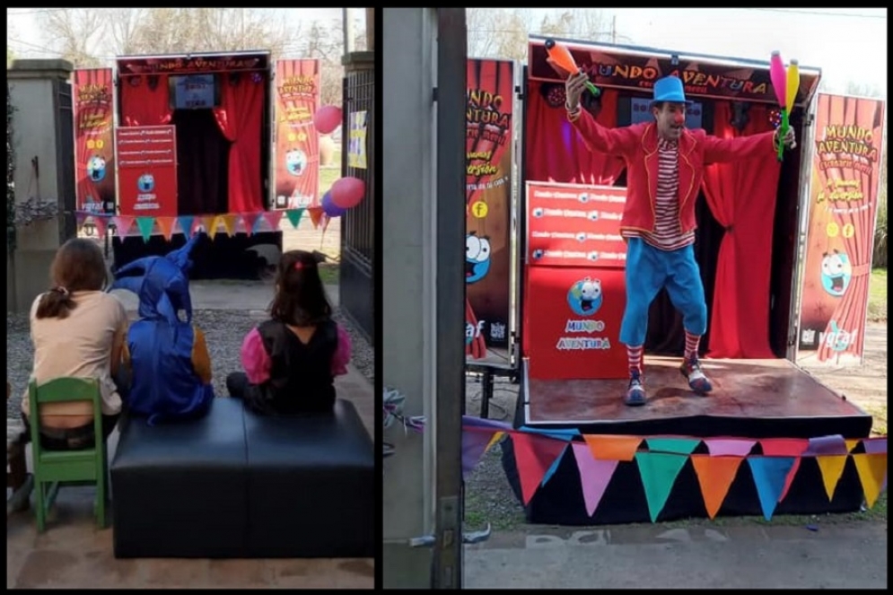 Los ni&ntilde;os esperando por el show y luego Marcelo S&aacute;nchez en plena actuaci&oacute;n.