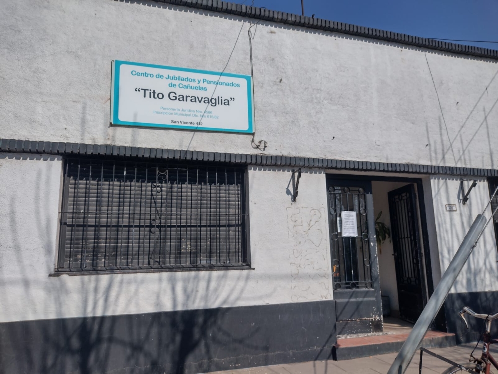 Fachada del centro de jubilados.