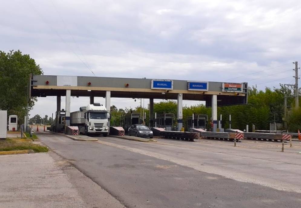 Peaje de Ruta 3. Con las subas recientes, cuesta $900 para autos particulares.