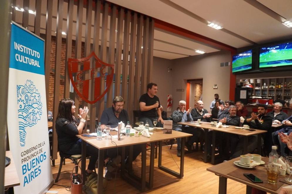 Vila, Apo y Roncoli en la disertaci&oacute;n.