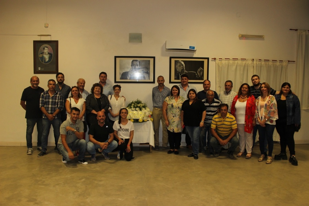 Todos los que participaron del homenaje.