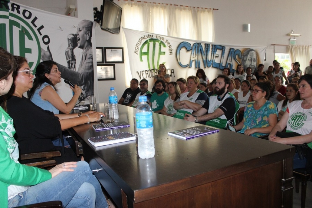 Declaraciones y compilado del encuentro que impuls&oacute; la Asociaci&oacute;n de Trabajadores del Estado.