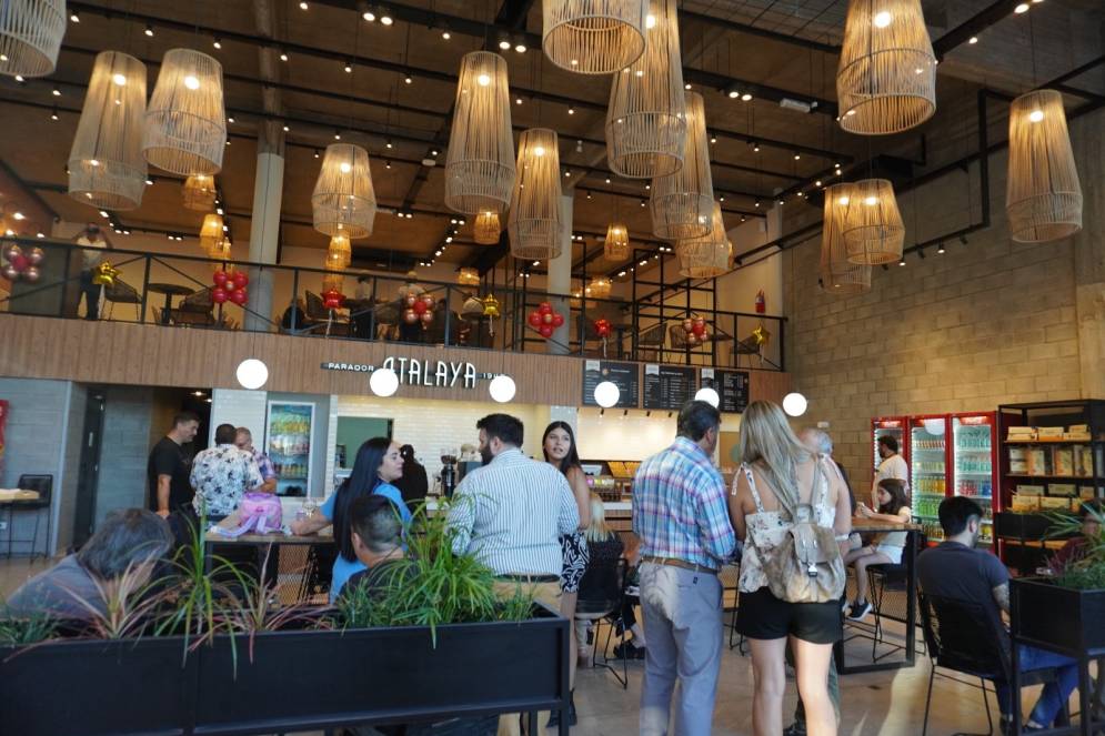 El Parador Ca&ntilde;uelas se encuentra en la colectora de Ruta 205, en el acceso al barrio Libertad.