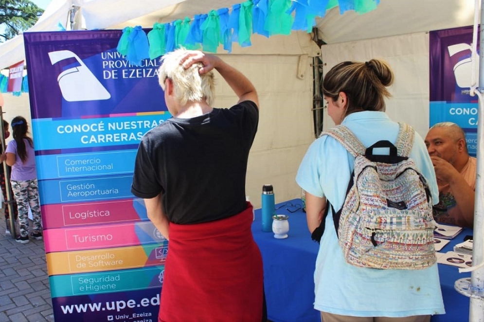 Alumnos de la Escuela Primaria N&ordm;11 en el DTF.