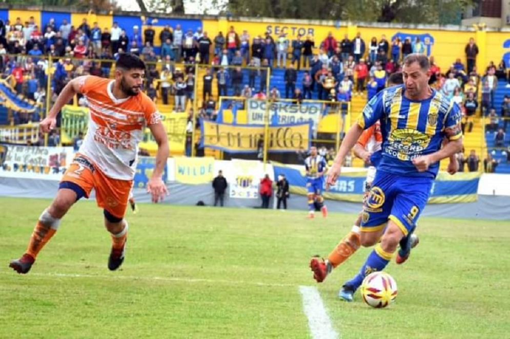 El ex River y V&eacute;lez, Leandro Caruso, el emblema del Docke.