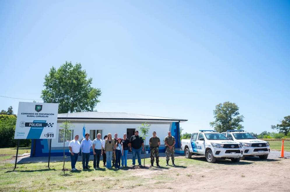 Los funcionarios en la nueva&nbsp;sede.