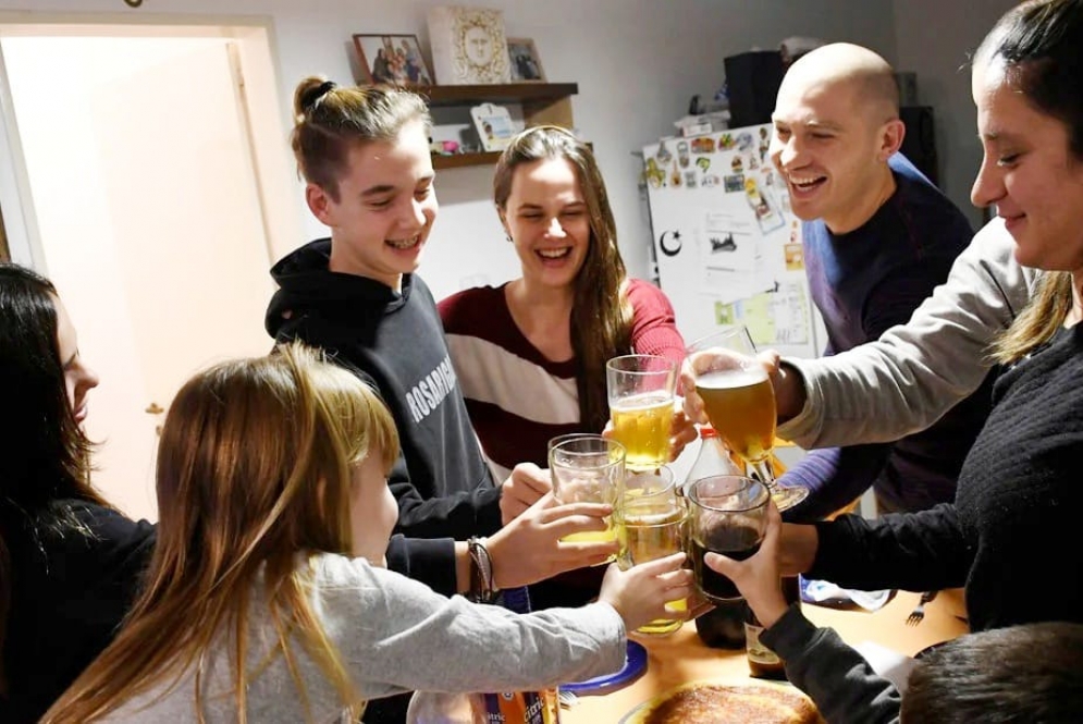 Las reuniones vuelven con un m&aacute;ximo de diez participantes.