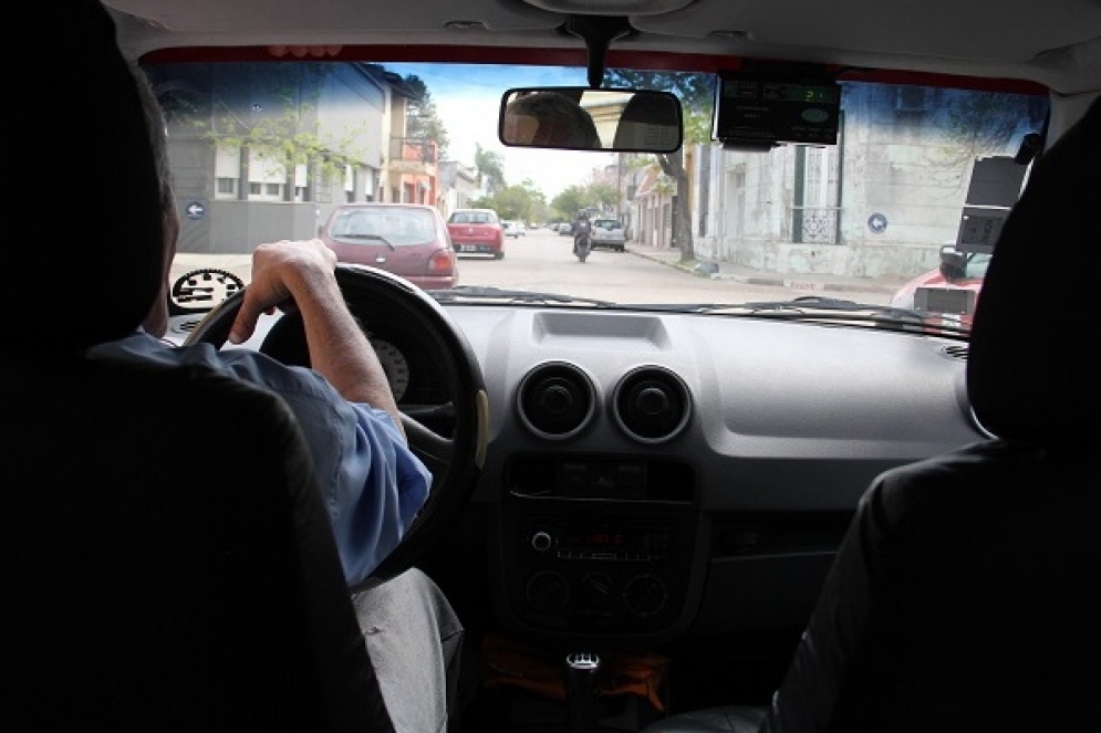 El pasajero del remis deber&aacute; viajar con un permiso de circulaci&oacute;n.