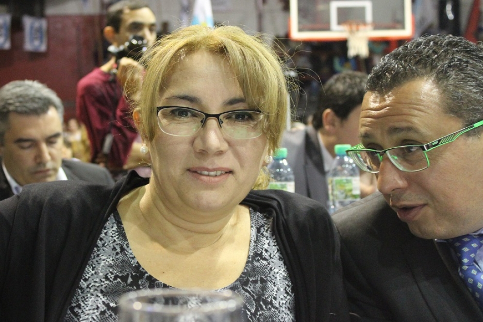 Torrilla, en su epoca de concejal, compartiendo banca con el doctor Cabrera.