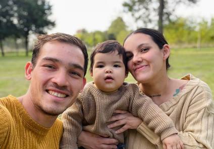 Una pareja busca trabajo urgente para no quedar en la calle con su beb&eacute; de un a&ntilde;o