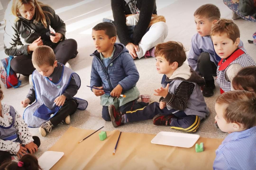 Los ni&ntilde;os en su primer d&iacute;a de clases.