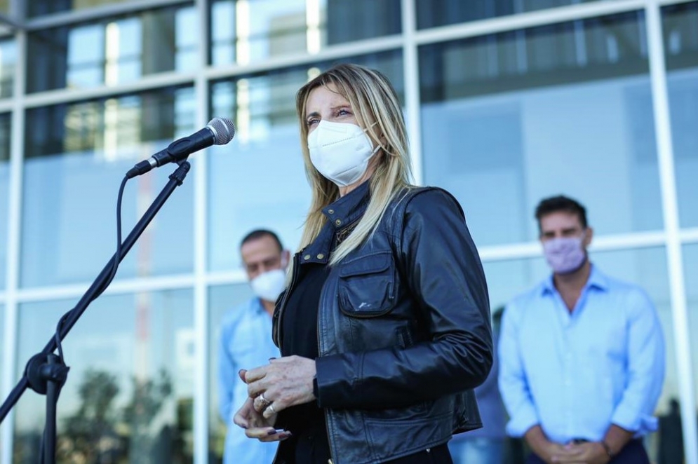 La intendenta Fassi comunicando el plan vial que comenzar&aacute; este a&ntilde;o.