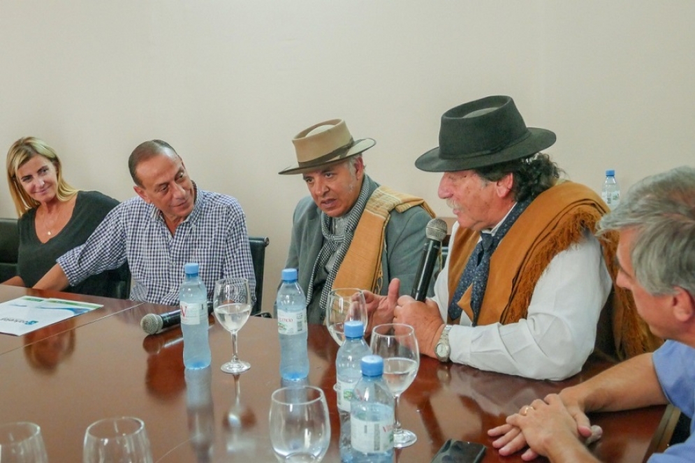 La presentaci&oacute;n del evento se efectu&oacute; en el Palacio Municipal. 