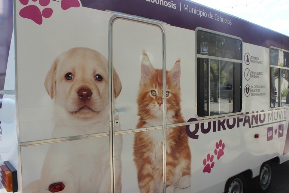 El quir&oacute;fano m&oacute;vil se encuentra estacionado en la plaza San Mart&iacute;n. 
