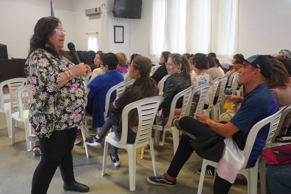 Fue este lunes por la tarde y hubo unas 80 personas.