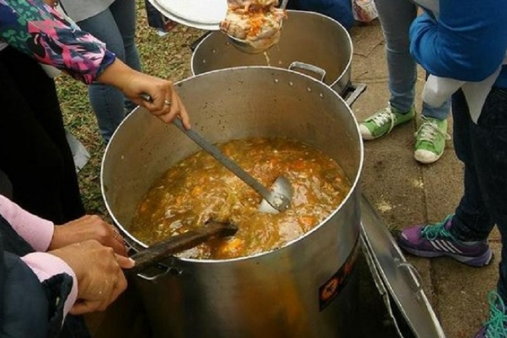 El comedor funciona en la vivienda de Anal&iacute;a, en Castro 366.