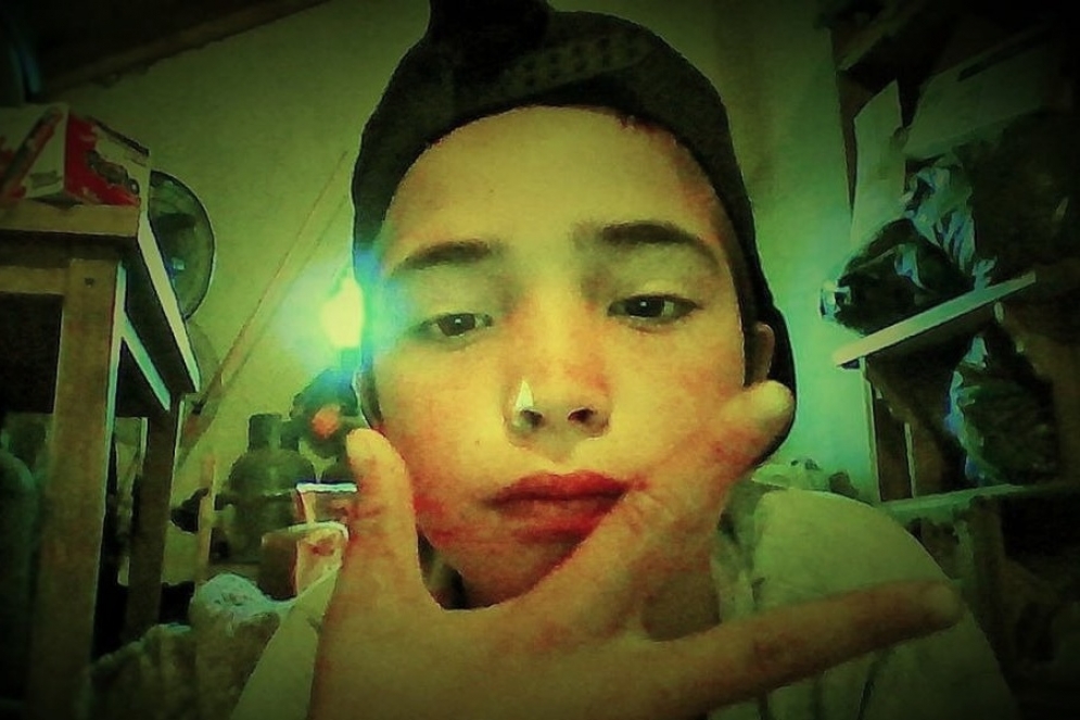 Alex muri&oacute; en el acto. Sus dos amigos resultaron ilesos.