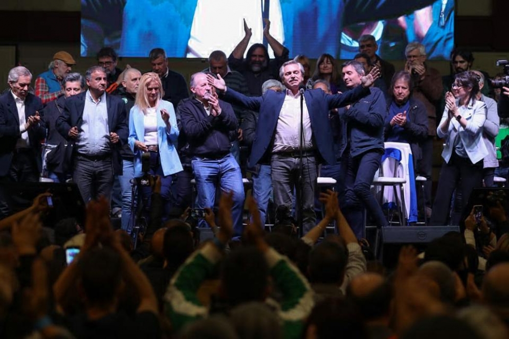 Fern&aacute;ndez cerr&oacute; el acto en Lan&uacute;s, el jueves pasado.