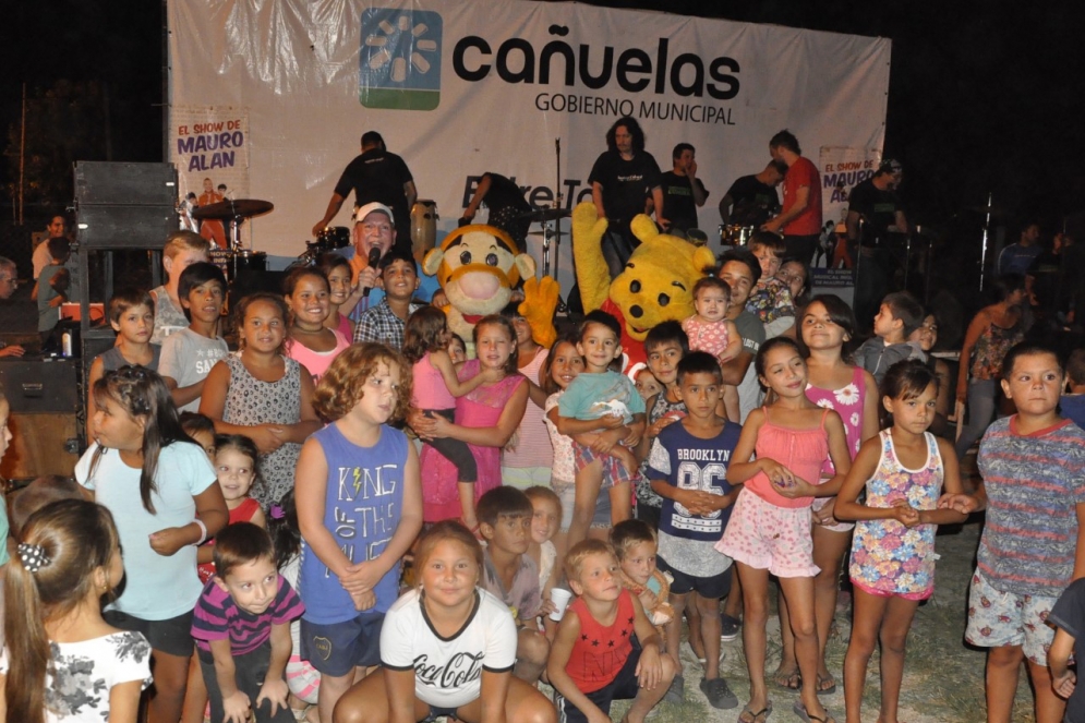 Los chicos del barrio Libertad disfrutaron del cierre de la Colonia.