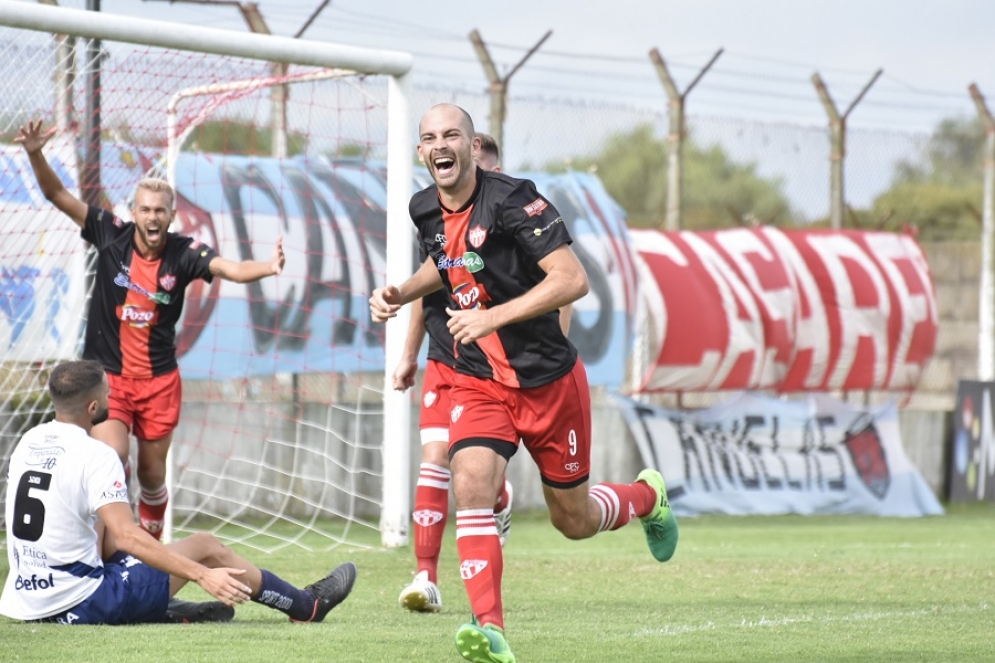 Rodrigo S&aacute;nchez festejando su gol. Foto: Jonathan Arga&ntilde;araz. 