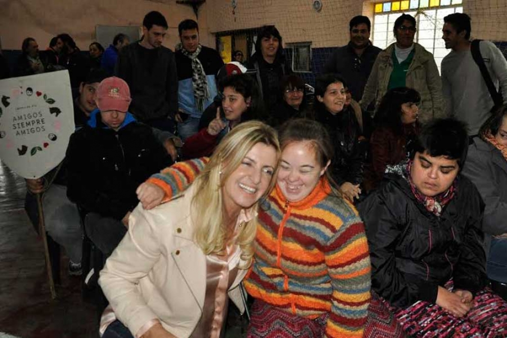 Fassi particip&oacute; de las celebraciones por el 71&ordm; aniversario de Santa Rosa