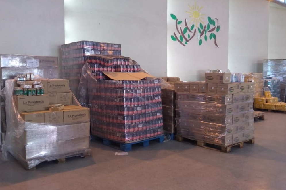 La Escuela Media N&deg;2 hace las veces de deposito de la mercader&iacute;a que luego es repartida.