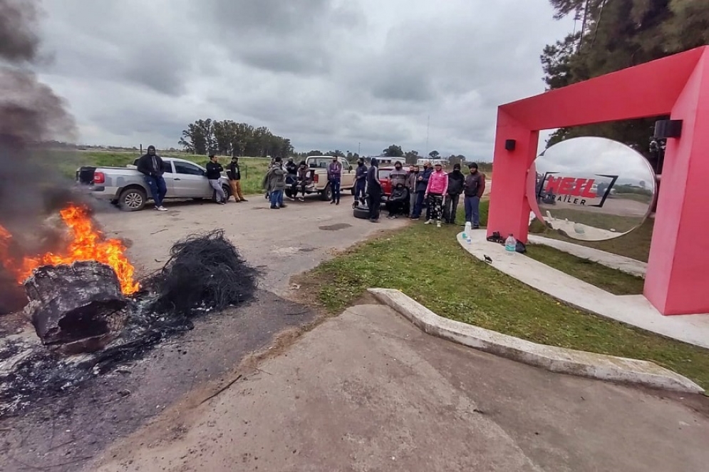 el reclamo en el port&oacute;n de Heil continuar&aacute;  hasta que se resuelva la situaci&oacute;n.