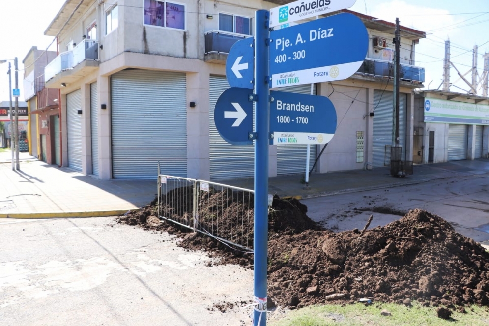 Pasaje Antonio D&iacute;az y Brandsen, cerrado por completo.