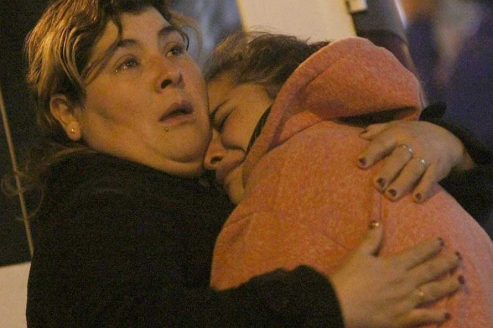 Una de las im&aacute;genes desgarradoras del velatorio de la vicedirectora, Sandra Calamano.