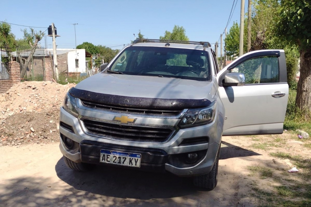 La S-10 recuperada por la polic&iacute;a de M&aacute;ximo Paz.