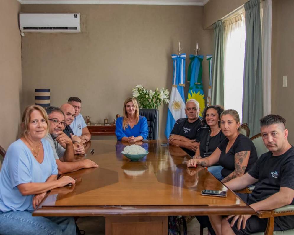 La intendenta los recibi&oacute; en su despacho.