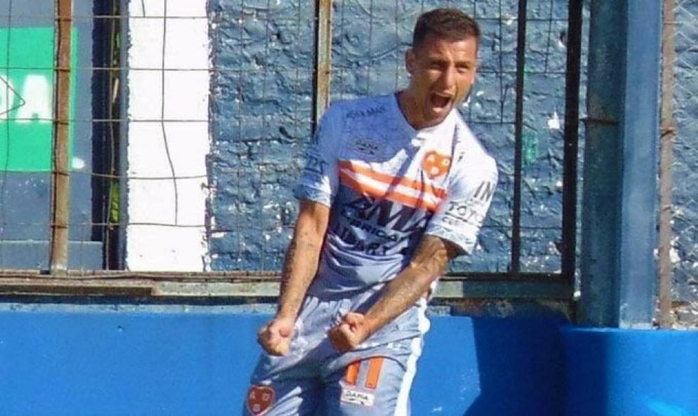 Tapparello gritando un gol en "Bera".