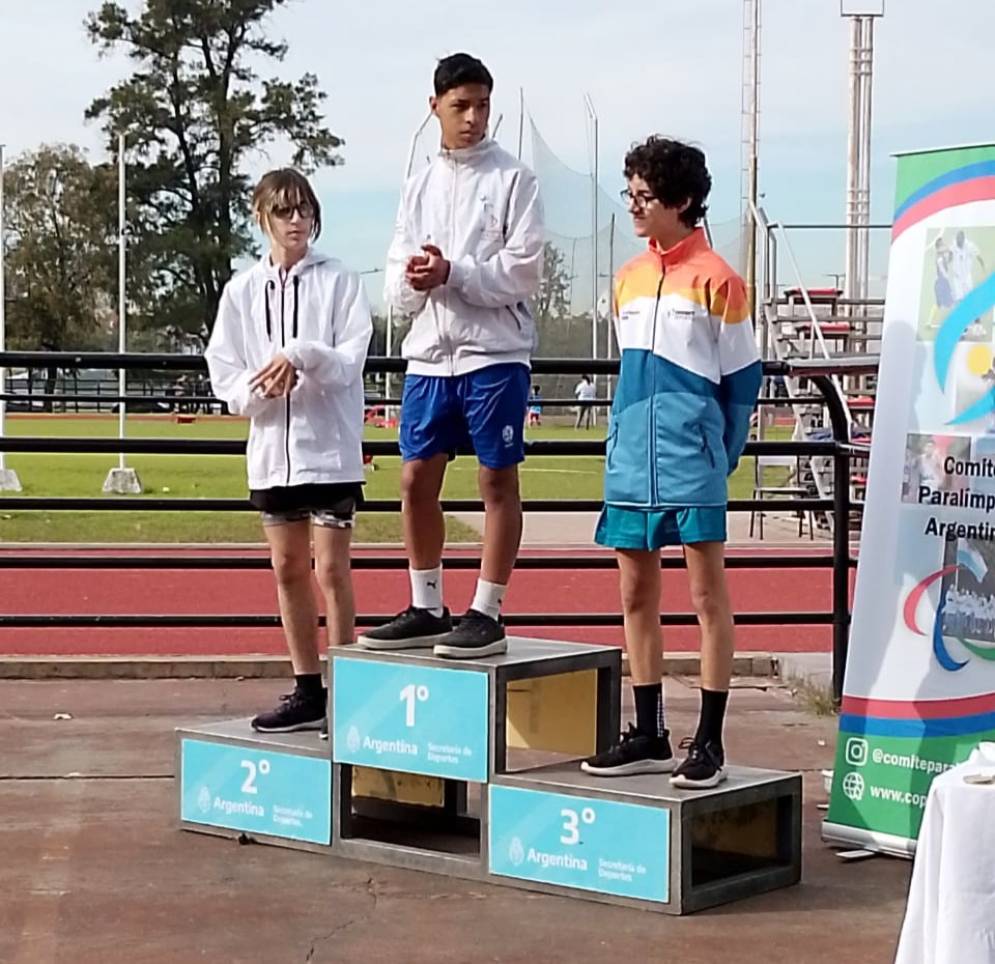 Barbieri, en el segundo escal&oacute;n del podio.