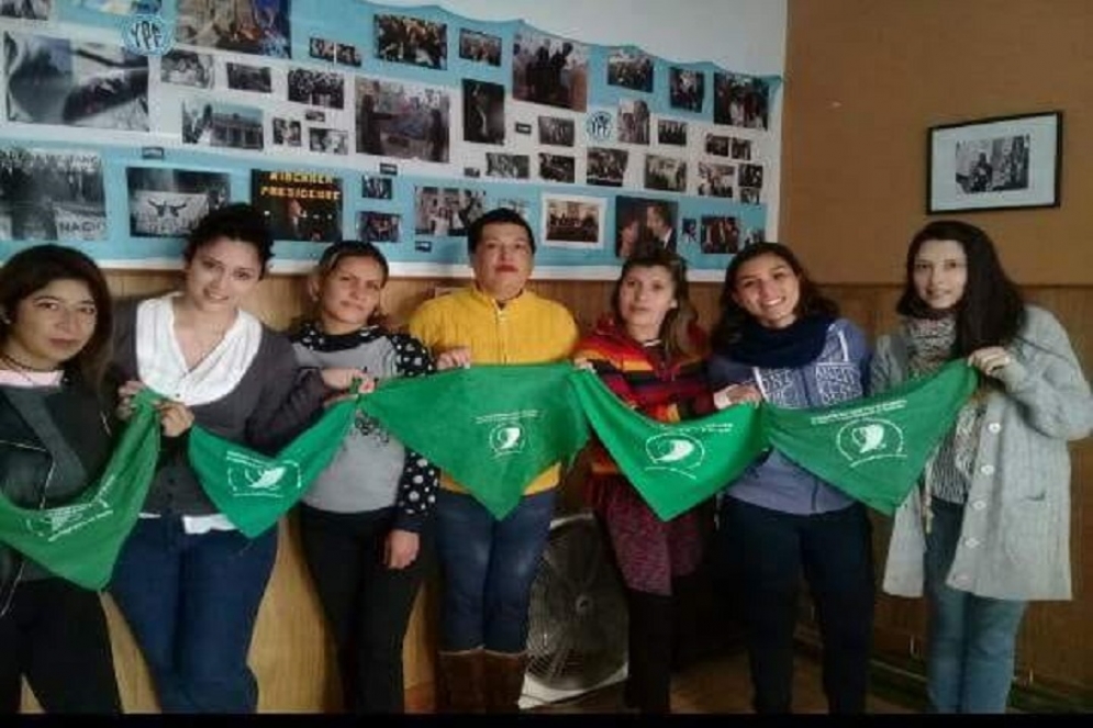 Representantes de las organizaciones pol&iacute;ticas que presentaron el proyecto. 