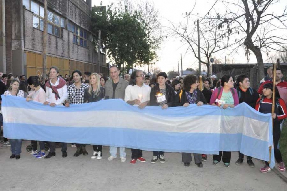 Buena convocatoria en la Marcha de las Antorchas