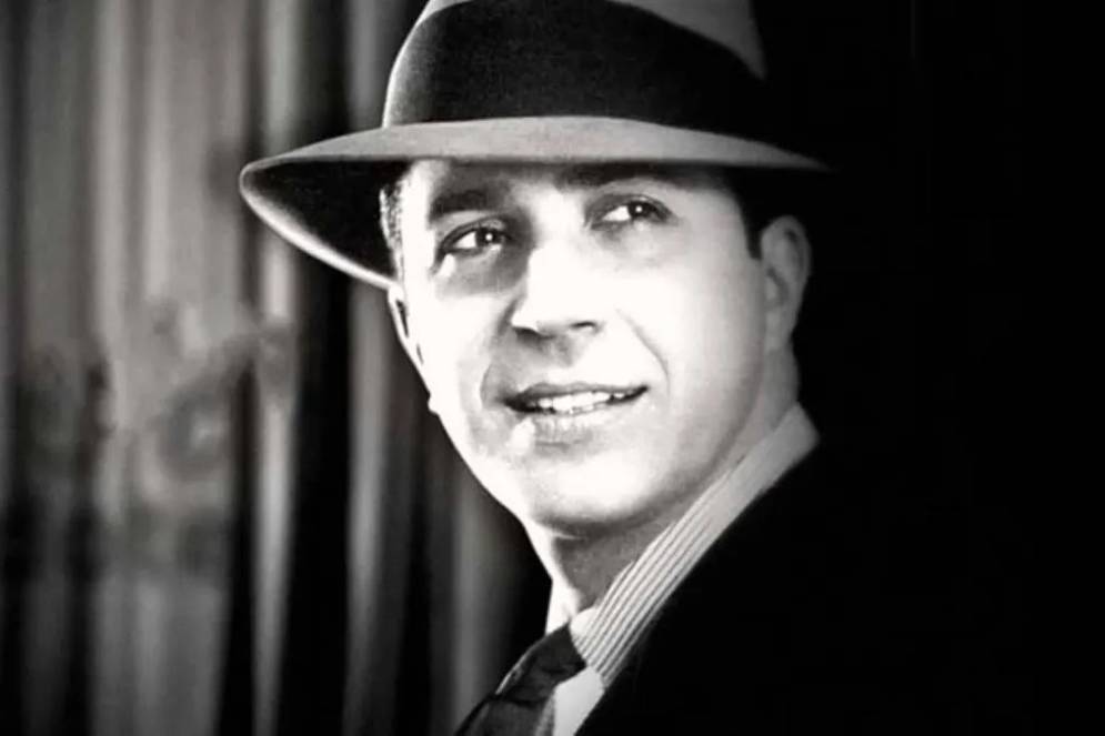 Gardel falleci&oacute; el 24 de junio de 1935, en un accidente en la pista de despegue del aer&oacute;dromo Olaya Herrera de Medell&iacute;n, Colombia.