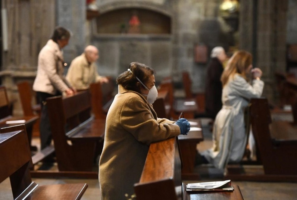 No podr&aacute;n concurrir m&aacute;s de 40 personas por celebraci&oacute;n.