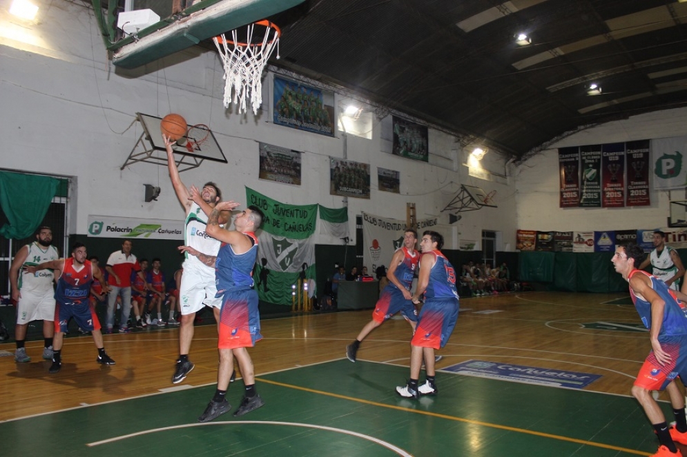 Los ca&ntilde;uelenses sufrieron su poca efectividad a la hora de atacar el aro rival.