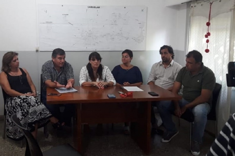 Los concejales que recibieron a los medios, este viernes por la ma&ntilde;ana.