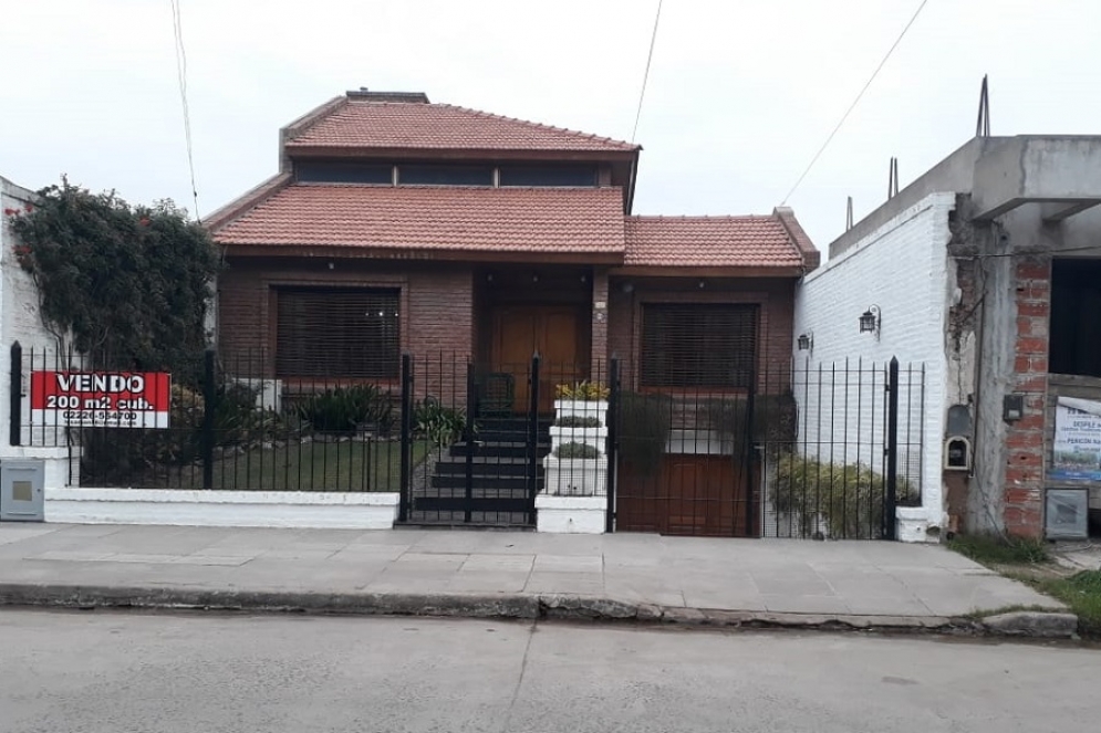 La vivienda ubicada en Brandsen al 1100. 