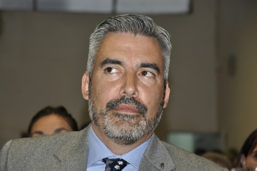 Carlos &Aacute;lvarez.