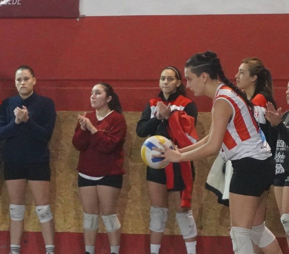 Hubo un buen marco de gente.