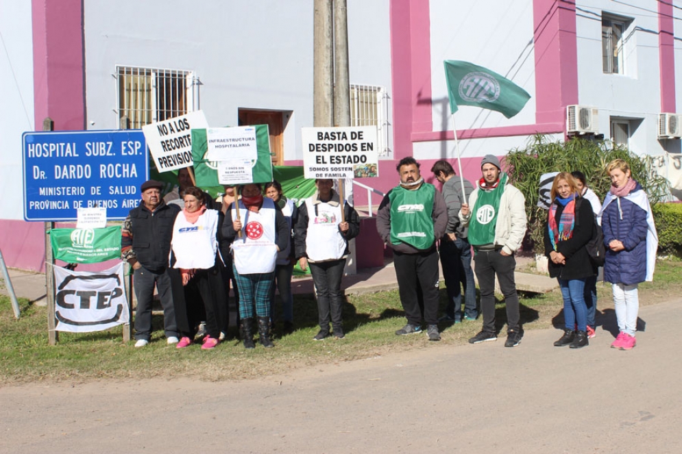 Manifestaci&oacute;n en el hospital Dardo Rocha en acompa&ntilde;amiento a la jornada de lucha provincial