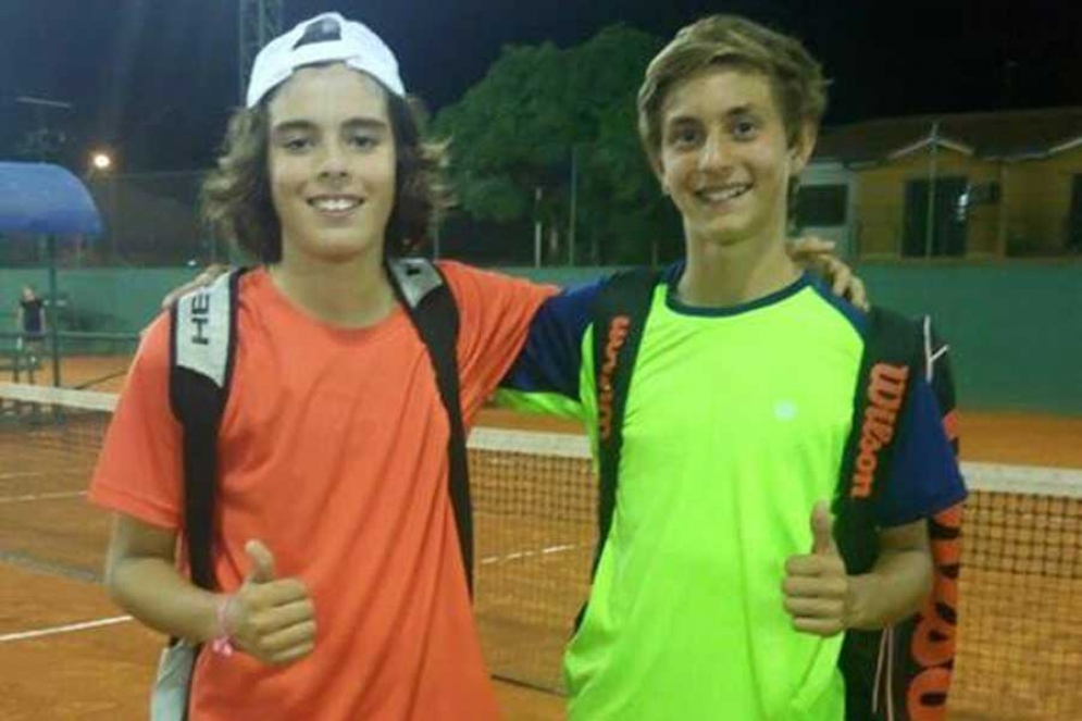 Eli junto a su compa&ntilde;ero de dobles Lucas Andrade Da Silva.