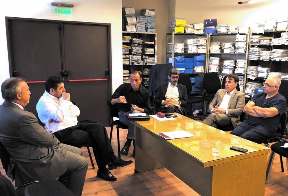 El intendente Arrieta hablando durante la audiencia. 