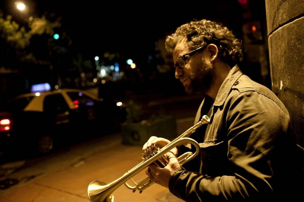 Este martes, Gillespi adelant&oacute; su repertorio en la radio l&iacute;der de Ca&ntilde;uelas.